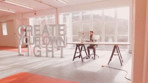 S 1081 Factorylux TVC 30 Color.00 00 02 06.Still001