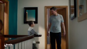 S 1249 Bostik BluTack SponsorshipIdents Dad 5.00 00 01 09.Still002